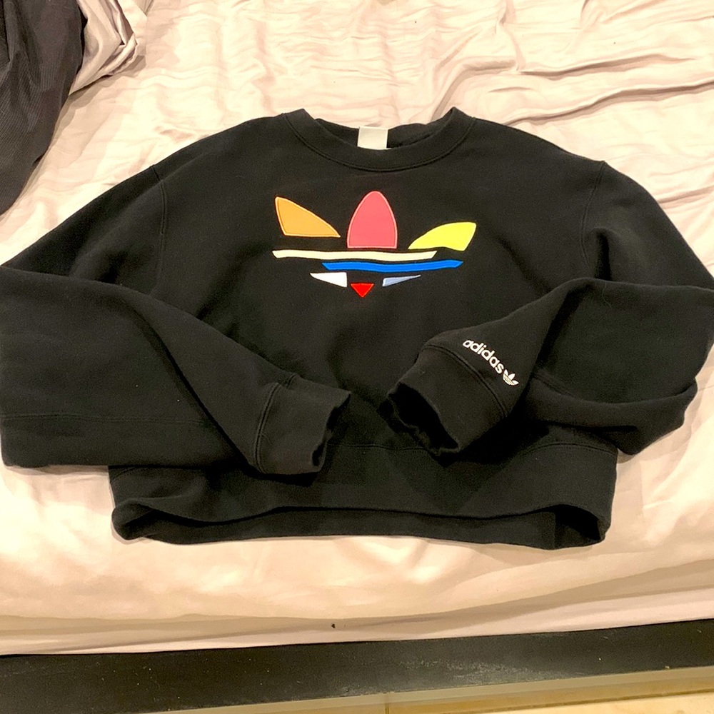 adidas Originals Women's Adicolor Shattered Trefoil Cropped Sweatshirt.